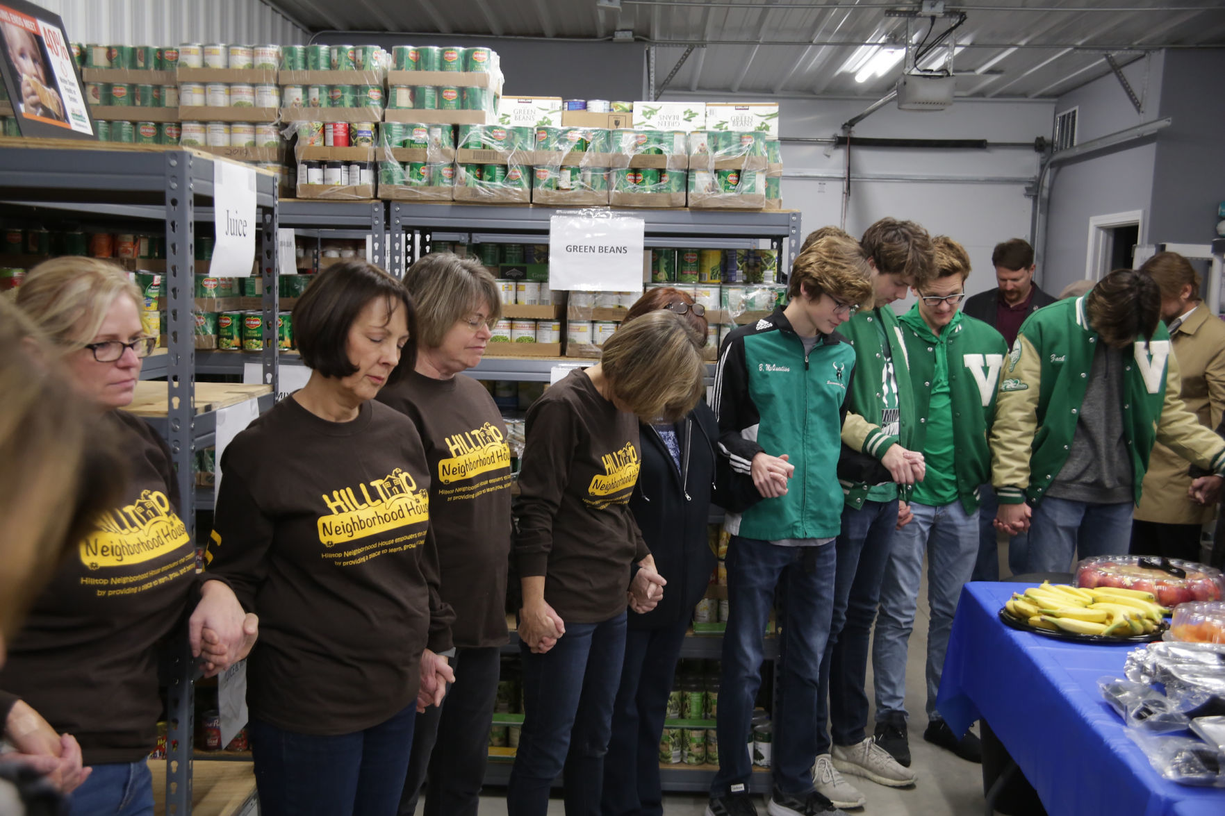 Hilltop Pantry ribbon cutting